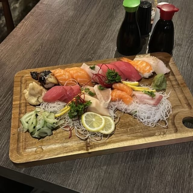 Momo Platter.