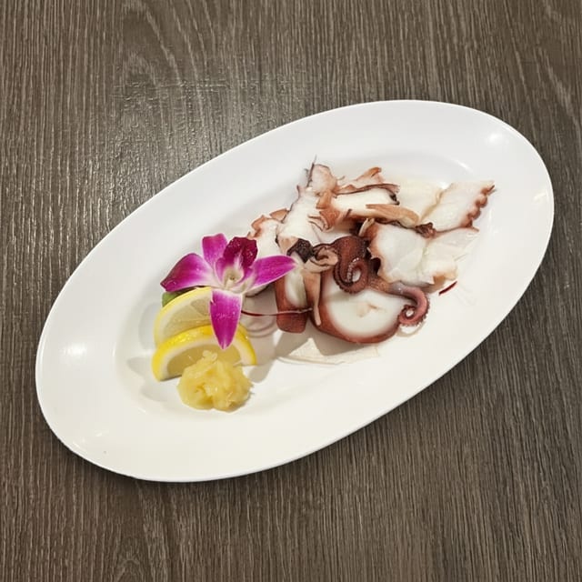 Octopus (Sashimi).